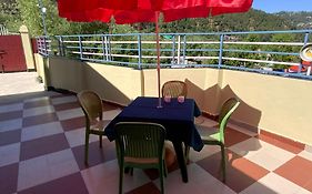 Rock Mountain Premium Homestay, Dalhousie Family & Couple Friendly Relaxing Stay Away From Crowd